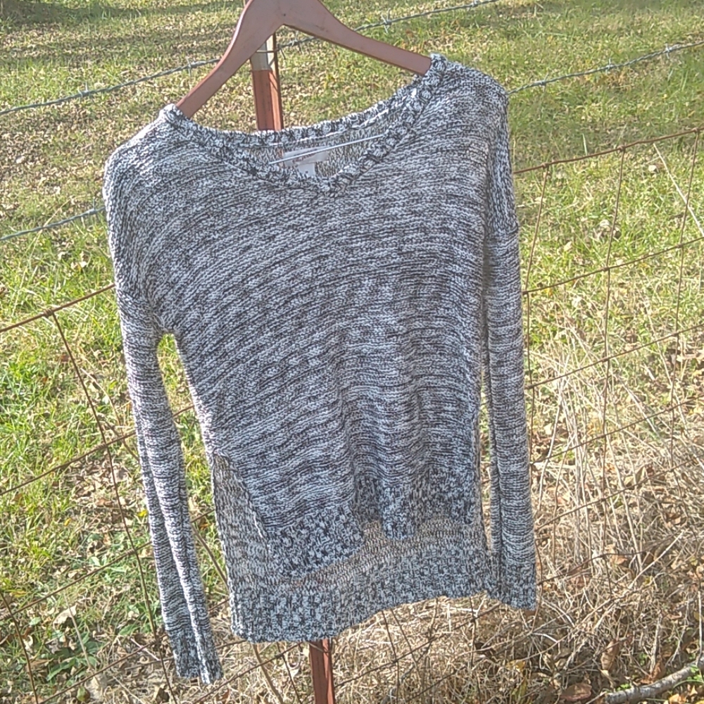Arizona jeans Hi low size medium sweater - Picture 1 of 6